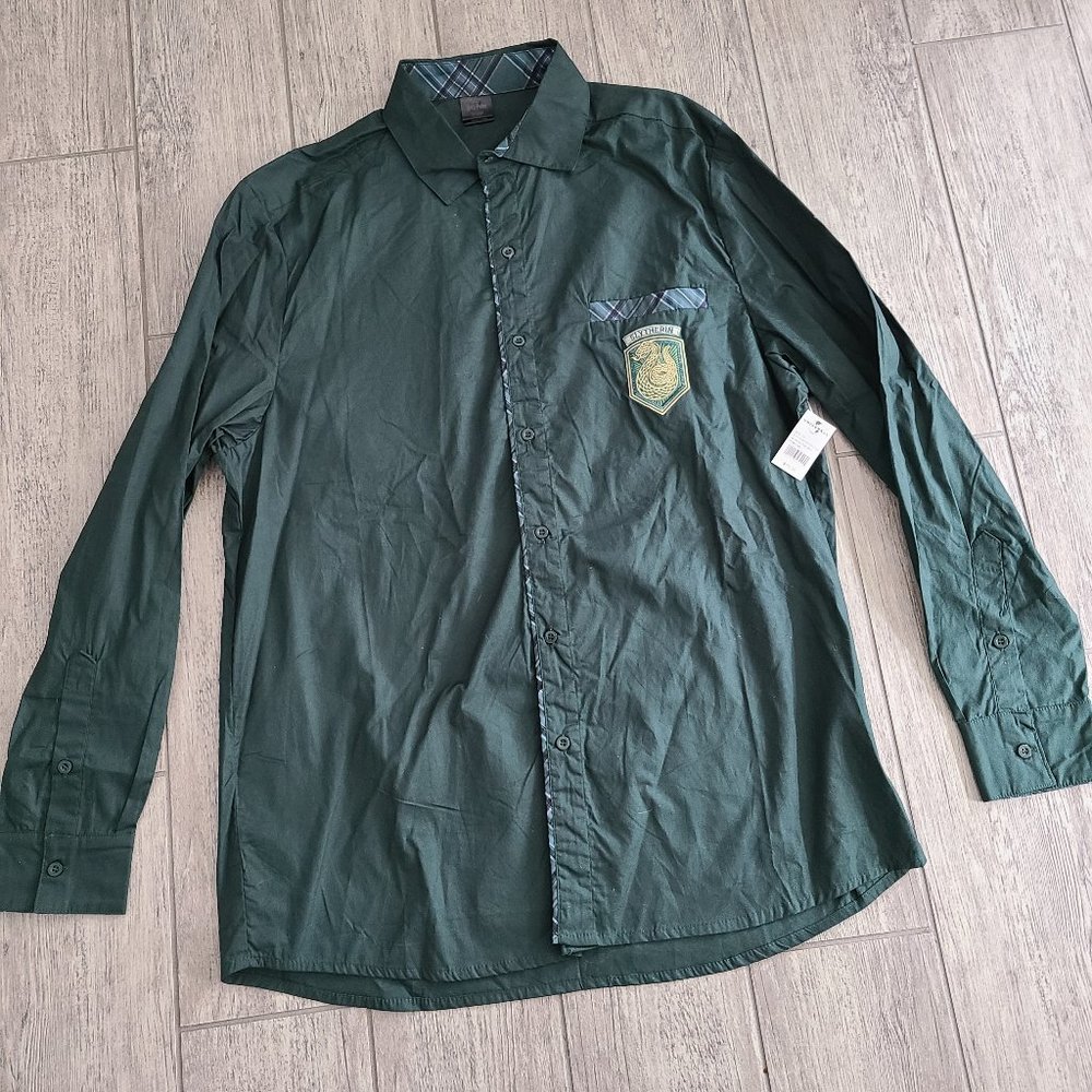 Harry Potter Hufflepuff Universal Studios Men’s Button-Up Shirt green Size L NEW